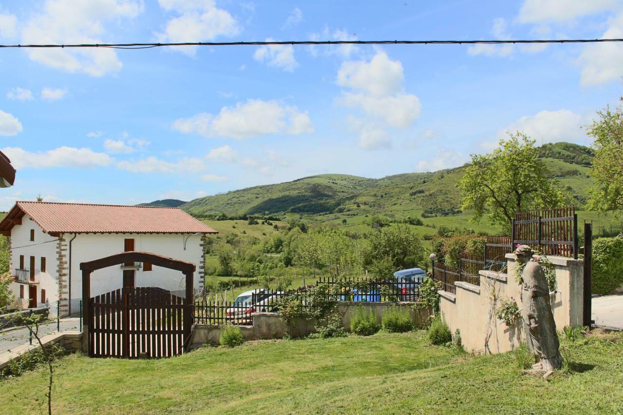 Lazkotzenea Pension Mezkiriz Buitenkant foto